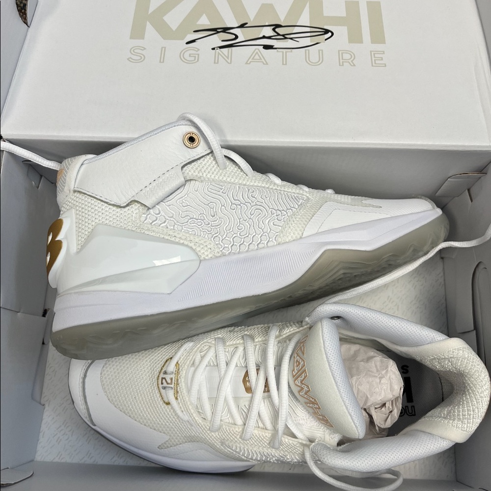NWT! New Balance KAWAHI SIGNATURE Mens basketball shoes